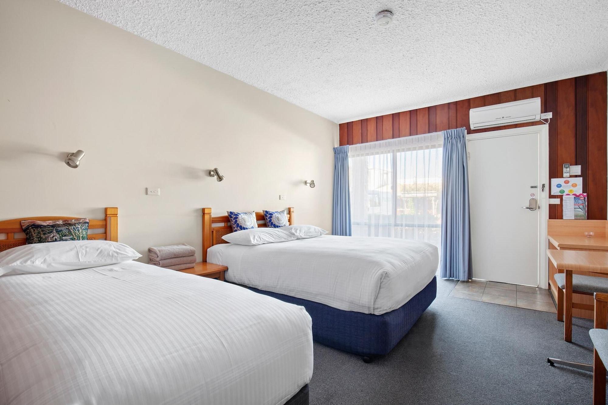 Banjo Paterson Motor Inn Лейкс Ентранс Екстериор снимка