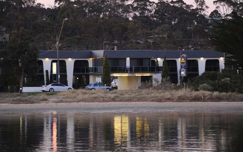 Banjo Paterson Motor Inn Лейкс Ентранс Екстериор снимка