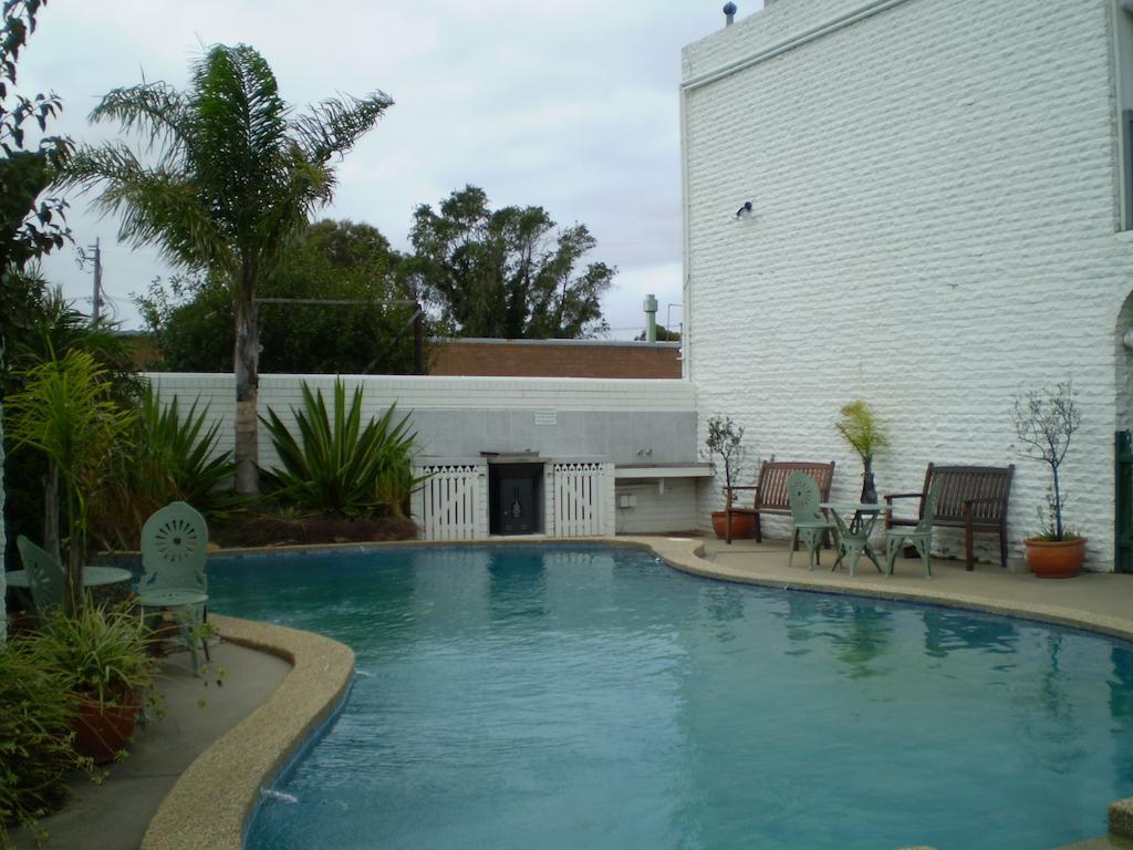 Banjo Paterson Motor Inn Лейкс Ентранс Екстериор снимка