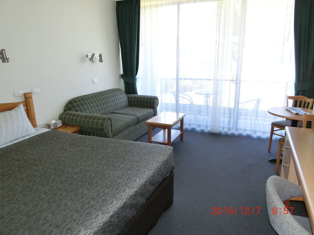 Banjo Paterson Motor Inn Лейкс Ентранс Екстериор снимка