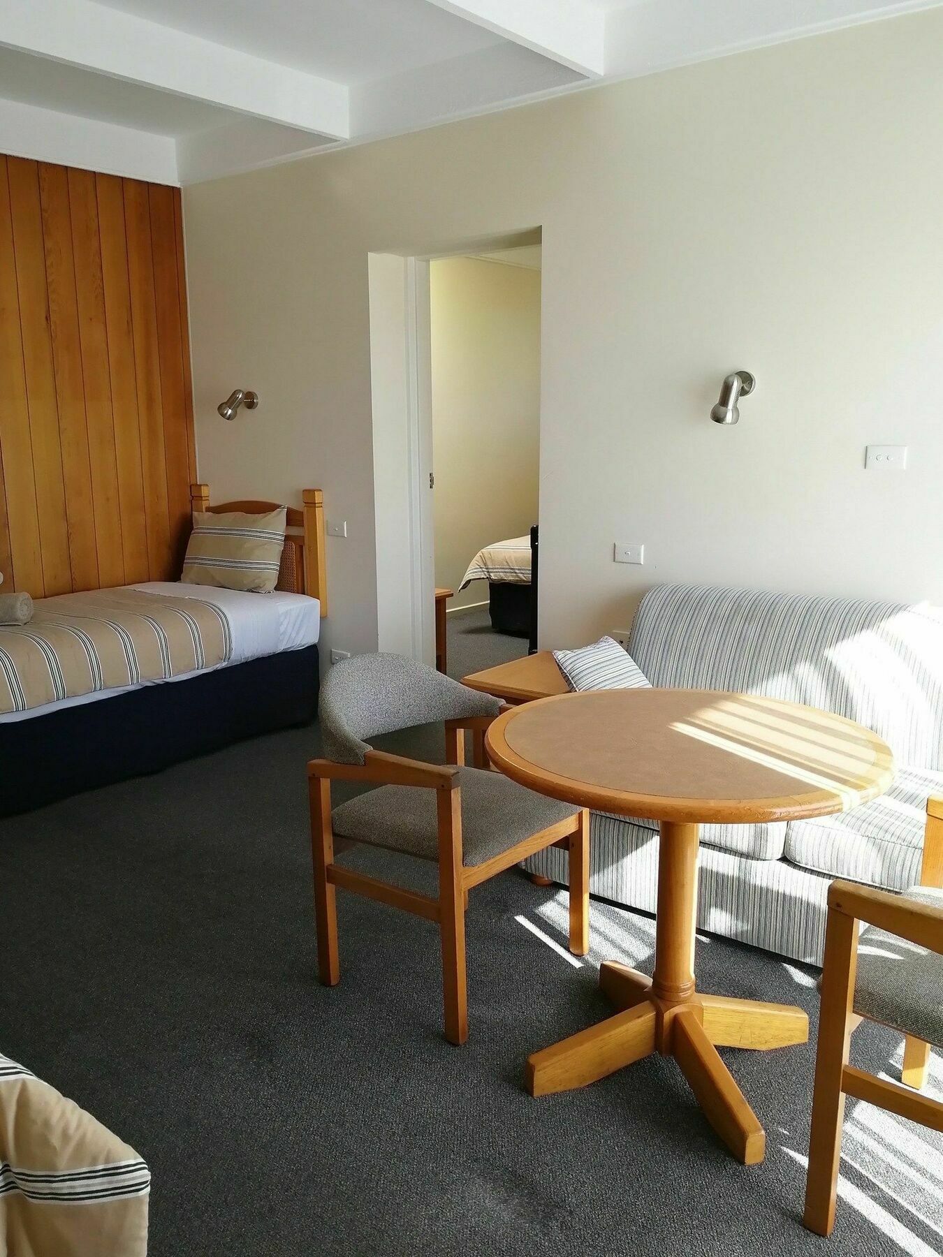 Banjo Paterson Motor Inn Лейкс Ентранс Екстериор снимка